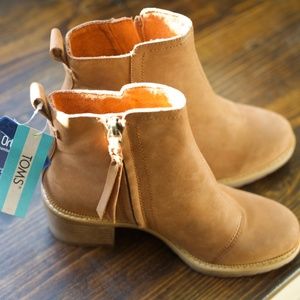 TOMS Marina Size 5.5 Waxy Leather Booties